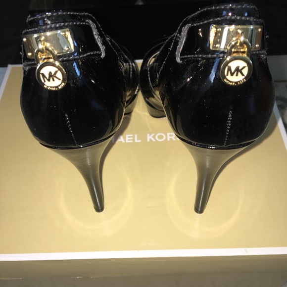 MICHAEL KORS OPEN TOE PUMPS SIZE 6.5 - Picture 4 of 8